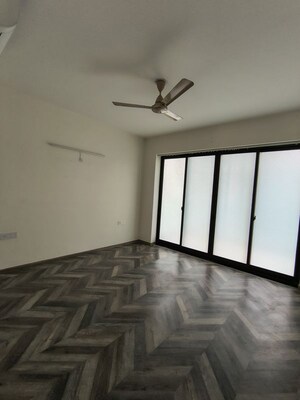 Room in 3 BHK Builder Floor at Adani Samsara Vilasa, Sector 63 – for Rent