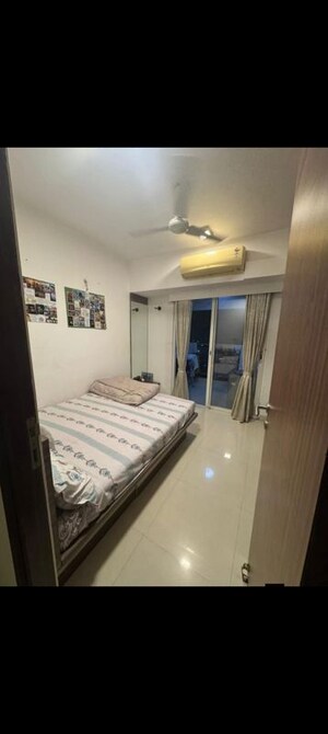 Bedroom in 3 BHK Apartment at Thane West – for Rent