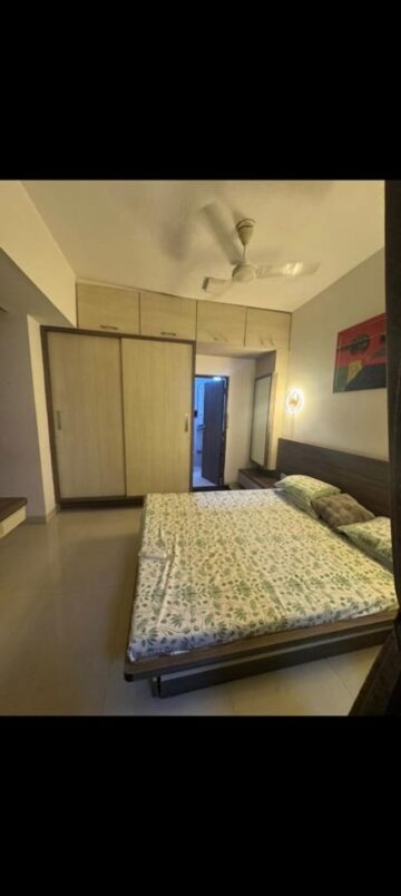 Bedroom in 3 BHK Apartment at Thane West – for Rent