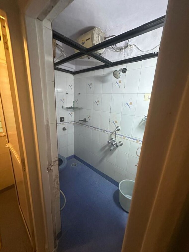 Bathroom, rohit-apartments 1 Bedroom 600 Sq.Ft. Apartment In Andheri West Mumbai 9857001