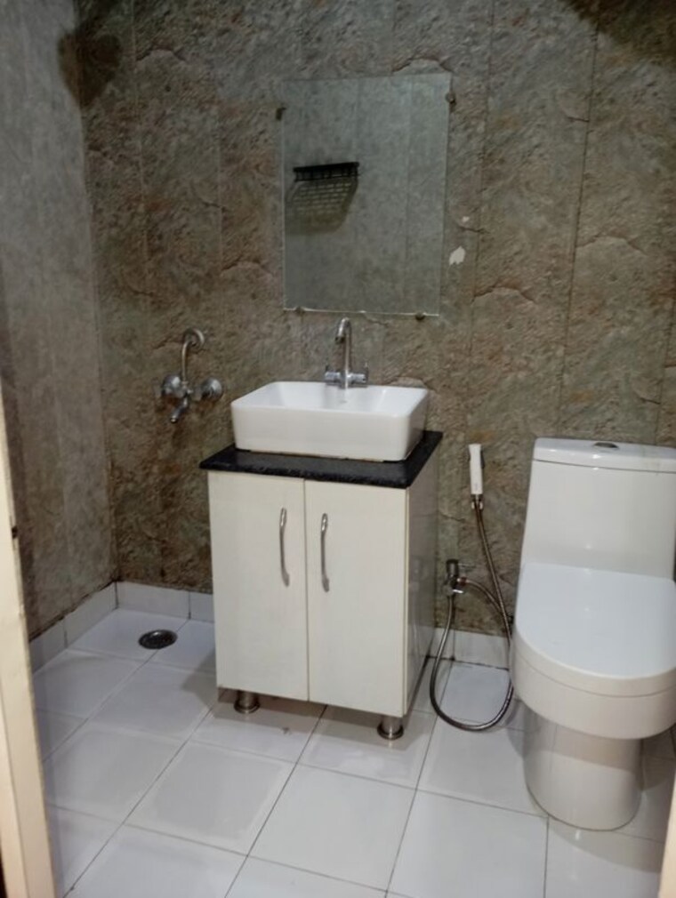 Bathroom, east of kailash 1 RK 370 Sq.Ft. Builder Floor In East Of Kailash Delhi 9857005