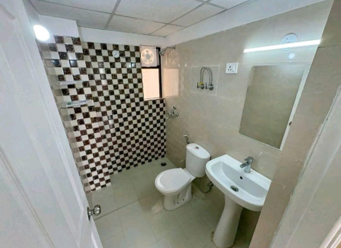 2 BHK Apartment For Rent in RG Luxury Homes