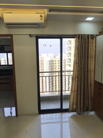 Room in 1.5 BHK Apartment at Runwal Gardens Phase I, Dombivli East – for Rent