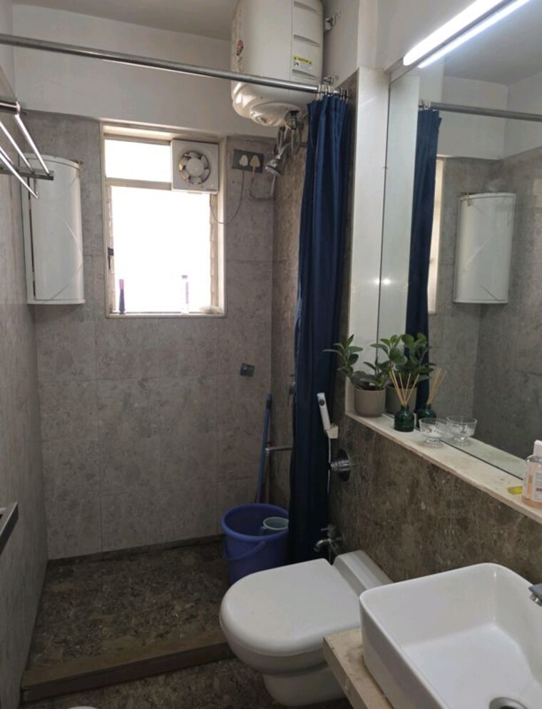 Bathroom, romell-diva 2 Bedroom 748 Sq.Ft. Apartment In Malad West Mumbai 9857061