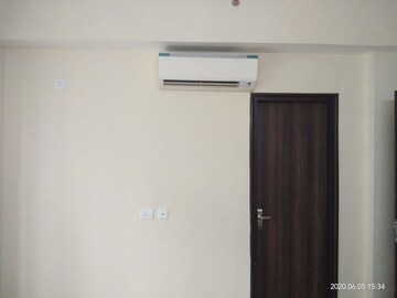 Room in 3.5 BHK Apartment at Bestech Park View Spa Next, Sector 67 – for Rent