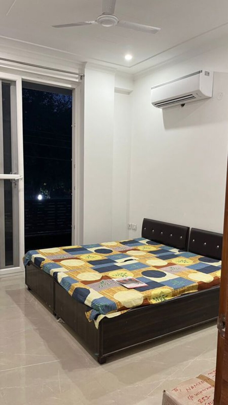 Bedroom, sector 38 Pg For Girls In Sector 38 9857090