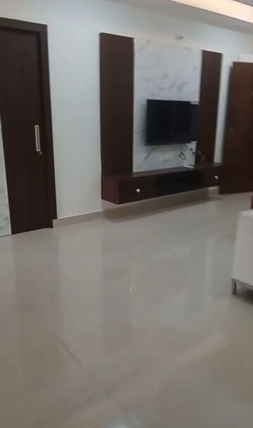 Room in 2.5 BHK Apartment at Gem Nakshatra, Kokapet – for Rent
