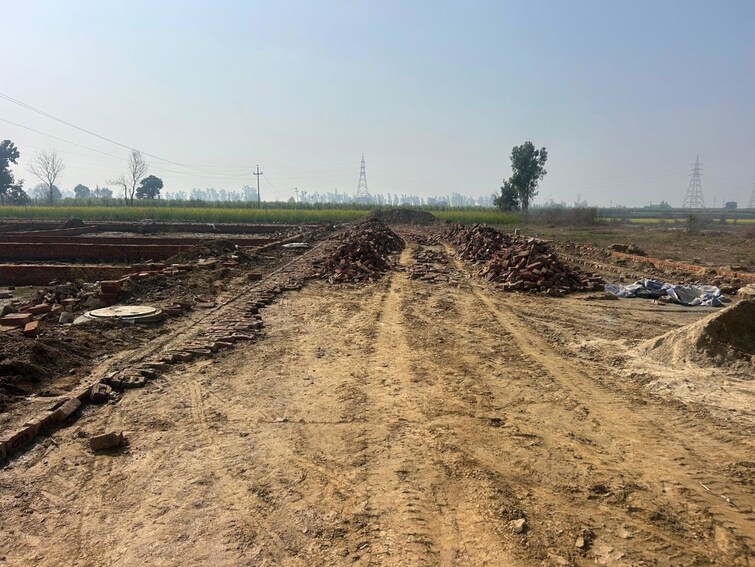 undefined, modipuram  110 Sq.Yd. Plot In Modipuram Meerut 9857108