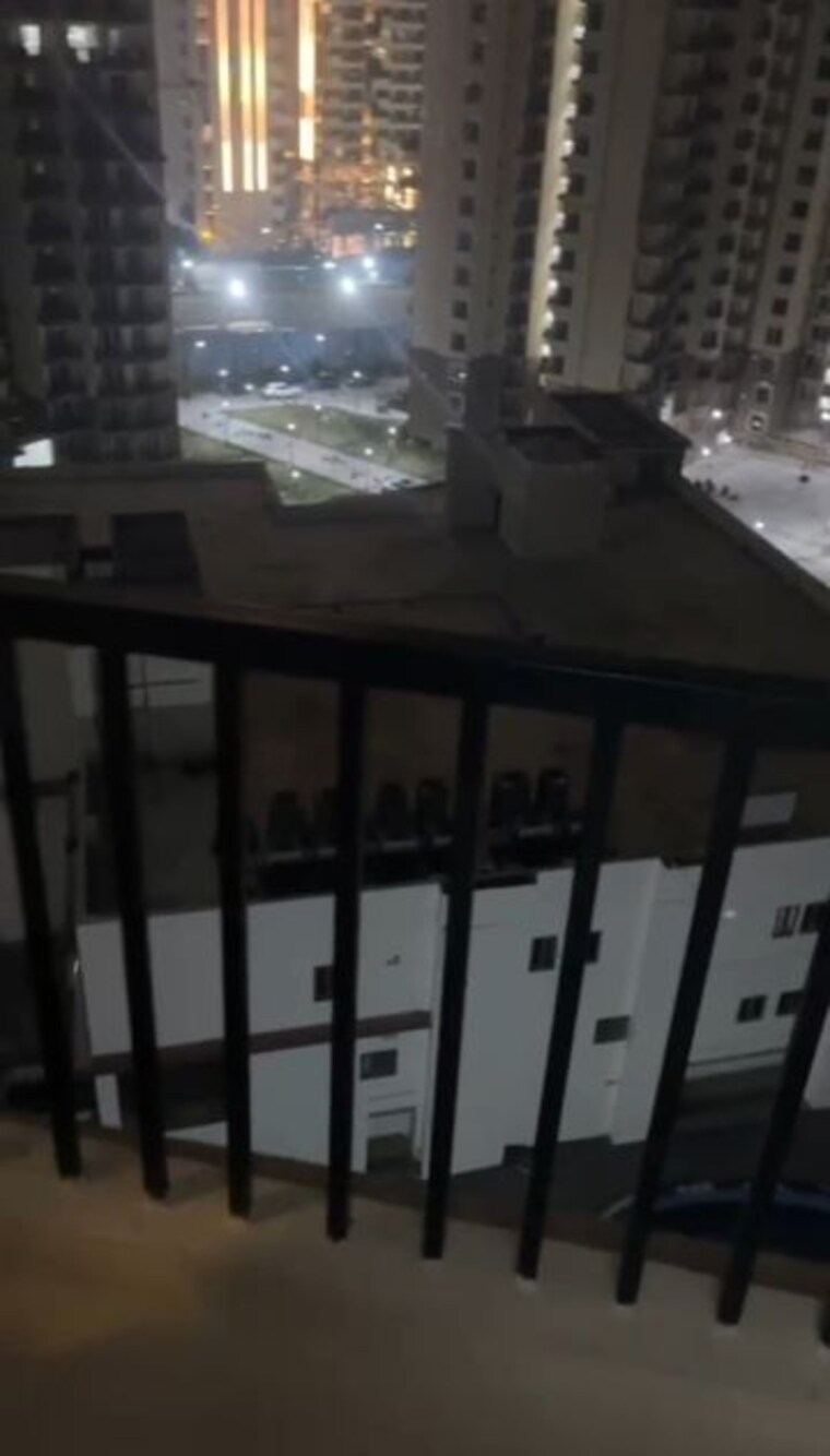 Kitchen, amrapali-heartbeat-city 2 Bedroom 1195 Sq.Ft. Apartment In Sector 107 Noida 9857114