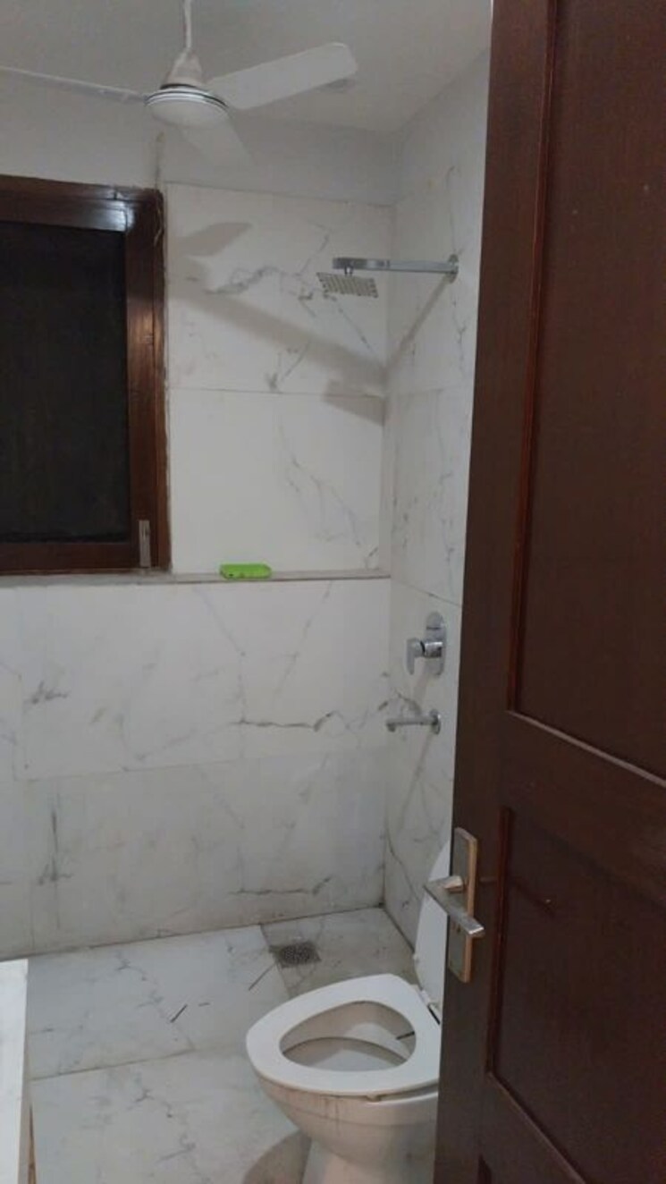 Bathroom, sector 46 3 Bedroom 2100 Sq.Ft. Builder Floor In Sector 46 Gurgaon 9857120