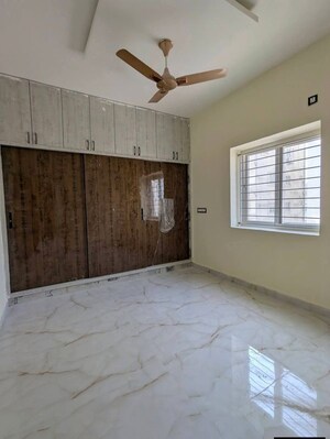 Room in 1 BHK Apartment at Kondapur – for Rent