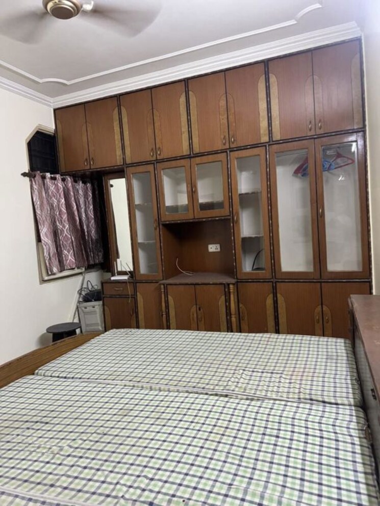 Bedroom, sector 17 1 Bedroom 700 Sq.Ft. Builder Floor In Sector 17 Gurgaon 9857163