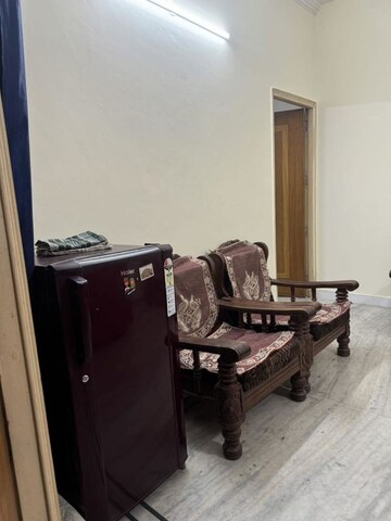 Living Room in 1 BHK Builder Floor at Sector 17 – for Rent