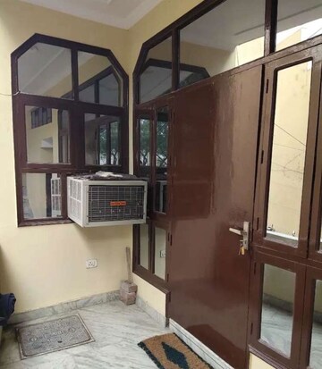 Living Room in 1 BHK Builder Floor at Sector 17 – for Rent