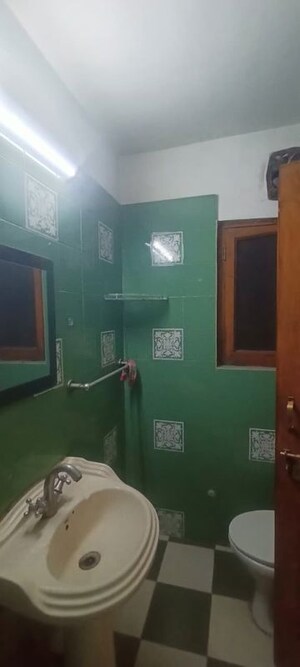 Attached Bathroom in 2.5 BHK Builder Floor at Sector 15 – for Rent