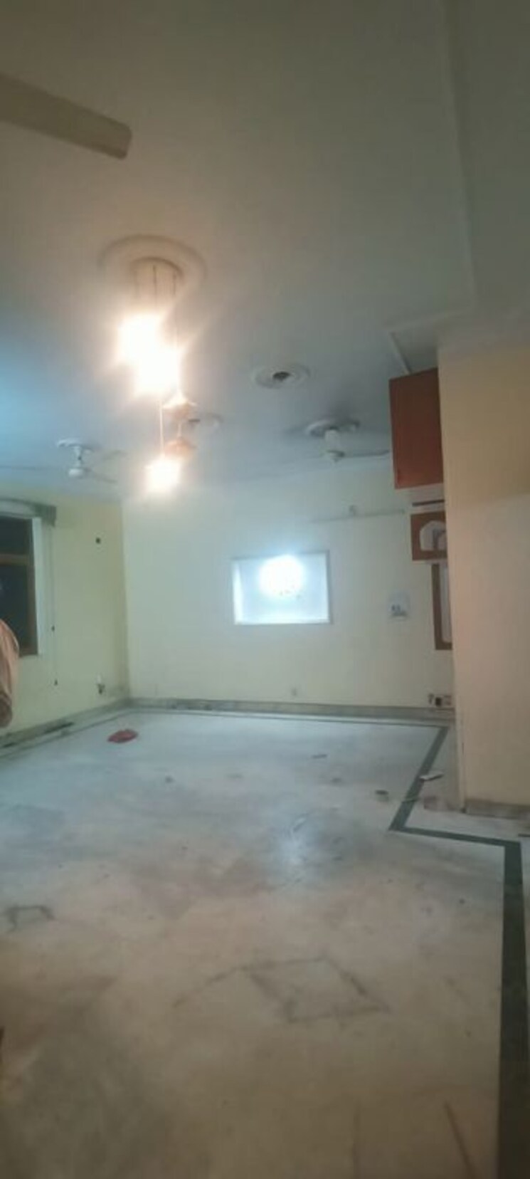 Room, sector 15 2.5 Bedroom 2000 Sq.Ft. Builder Floor In Sector 15 Gurgaon 9857170