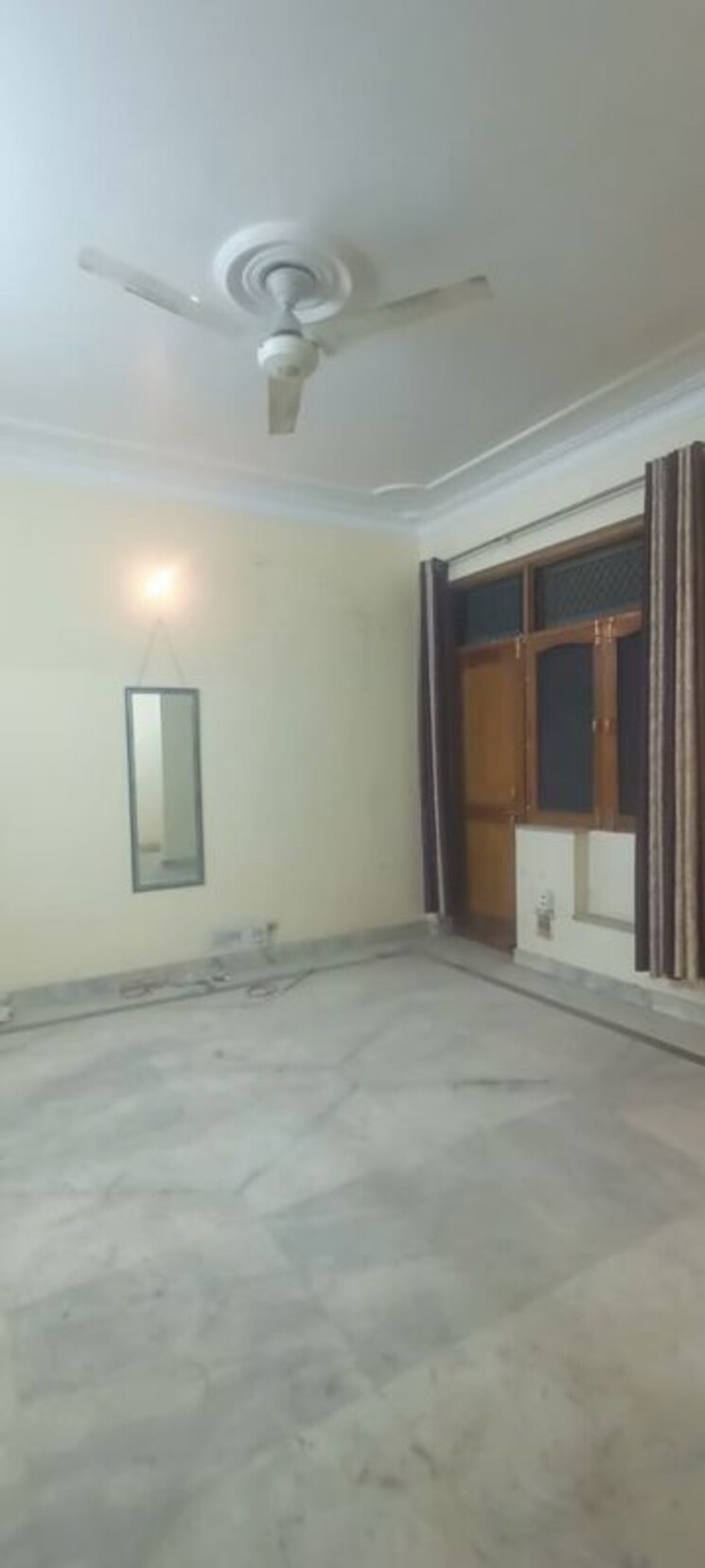 Room, sector 15 2.5 Bedroom 2000 Sq.Ft. Builder Floor In Sector 15 Gurgaon 9857170