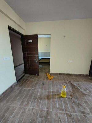 Room in 1 BHK Apartment at Kailasha Enclave, Sultanpur Road – for Rent