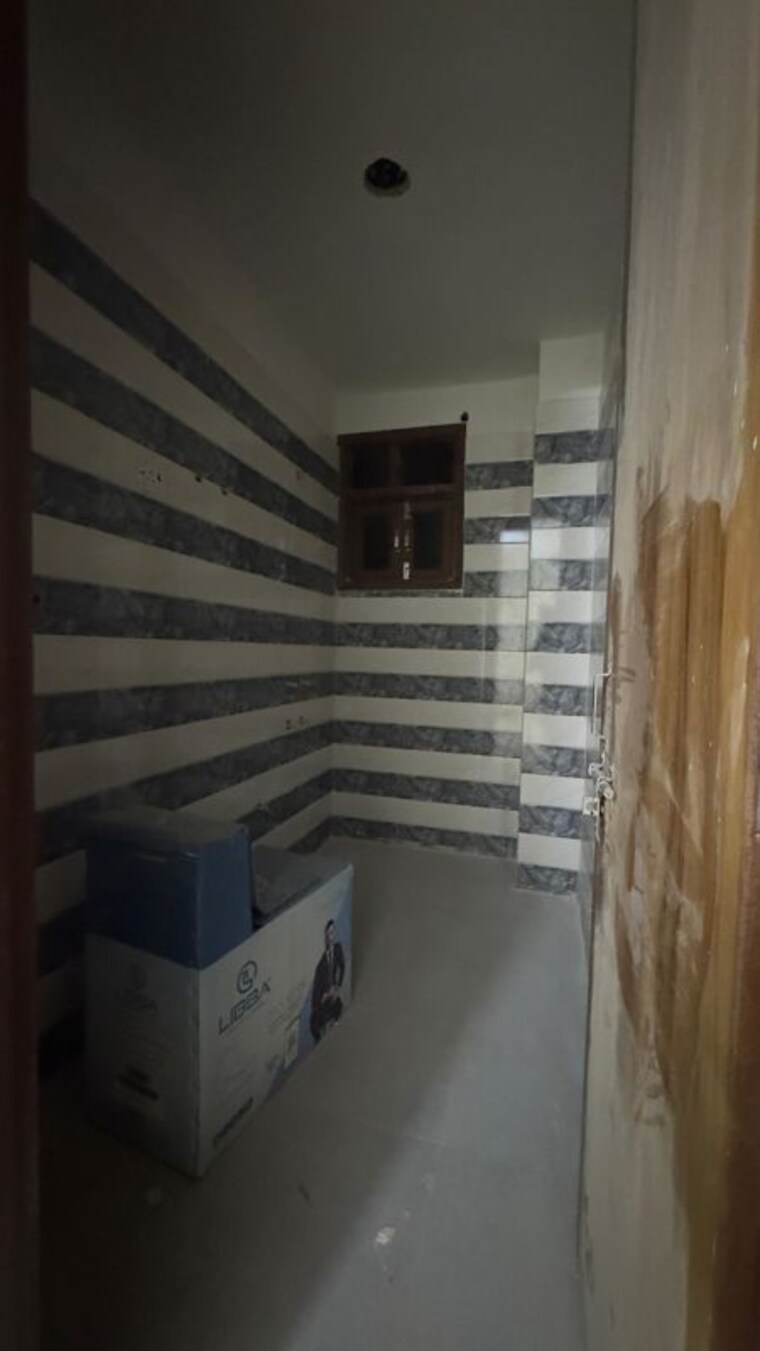 Attached Bathroom, chattarpur 1 Bedroom 490 Sq.Ft. Builder Floor In Chattarpur Delhi 9857176