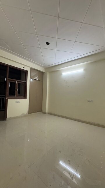 Room in 1 BHK Builder Floor at Chattarpur – for Rent