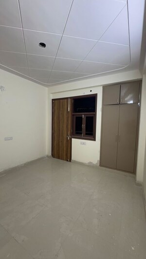 Room in 1 BHK Builder Floor at Chattarpur – for Rent