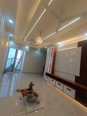 Furnished Amenities in 2 BHK Apartment at Signature Global Prime, Sector 63a – for Rent