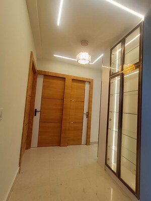 Room in 2 BHK Apartment at Signature Global Prime, Sector 63a – for Rent