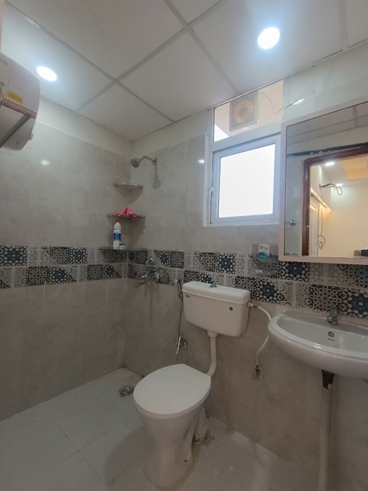 Bathroom, signature-global-prime 2 Bedroom 834 Sq.Ft. Apartment In Sector 63a Gurgaon 9857177
