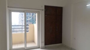 Room in 4 BHK Apartment at Gaur Chrysalis, Sector 22d Yamuna Expressway – for Sale