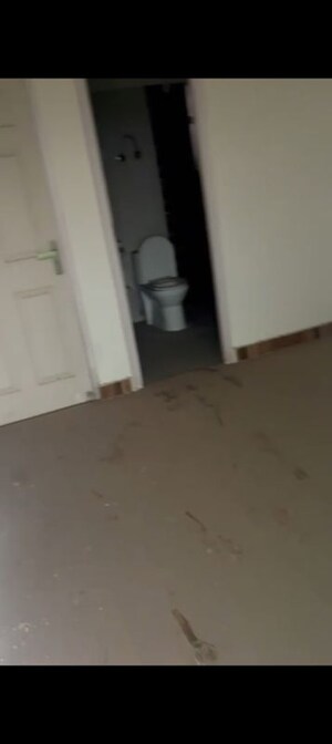 Room in 1 BHK Apartment at Migsun Roof, Raj Nagar Extension – for Sale