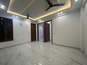 Room in 3 BHK Builder Floor at Chattarpur – for Rent