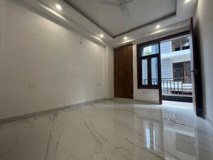 Room in 3 BHK Builder Floor at Chattarpur – for Rent