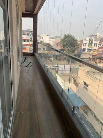 Balcony in 2 BHK Builder Floor at Old DLF Colony, Sector 14 – for Rent
