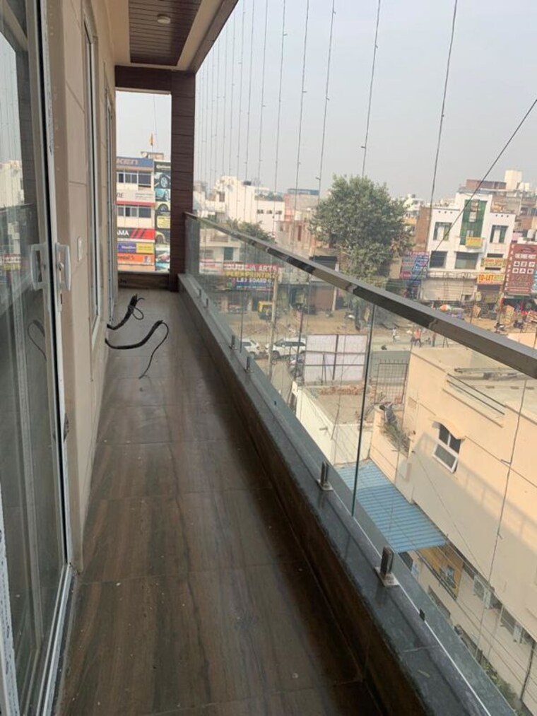 Balcony, old-dlf-colony 2 Bedroom 1000 Sq.Ft. Builder Floor In Sector 14 Gurgaon 9857189