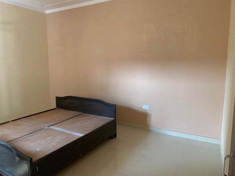 Bedroom, old-dlf-colony 2 Bedroom 1000 Sq.Ft. Builder Floor In Sector 14 Gurgaon 9857189
