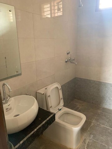 Bathroom in 2 BHK Builder Floor at Old DLF Colony, Sector 14 – for Rent