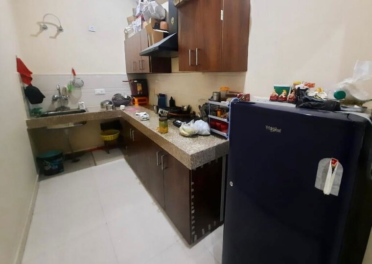 Kitchen, old-dlf-colony 2 Bedroom 1000 Sq.Ft. Builder Floor In Sector 14 Gurgaon 9857189