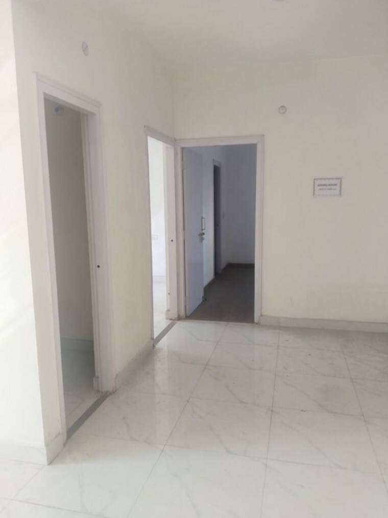 Room, gomti nagar 2 Bedroom 850 Sq.Ft. Apartment In Gomti Nagar Lucknow 9829427