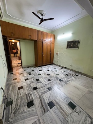 Bedroom in 2 BHK Builder Floor at Sector 41 – for Rent