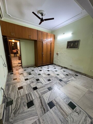 Bedroom in 2 BHK Builder Floor at Sector 41 – for Rent