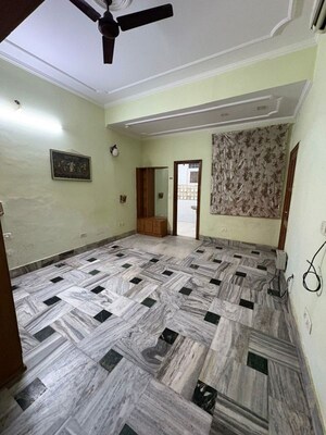 Bedroom in 2 BHK Builder Floor at Sector 41 – for Rent