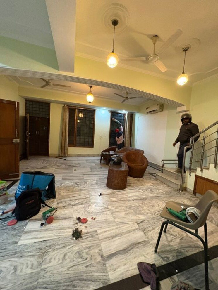 Room, sector 41 2 Bedroom 1500 Sq.Ft. Builder Floor In Sector 41 Gurgaon 9857200