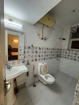 Attached Bathroom in 2 BHK Builder Floor at Sector 41 – for Rent