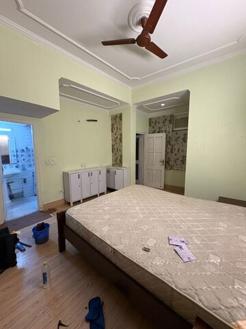 Bedroom in 2 BHK Builder Floor at Sector 41 – for Rent