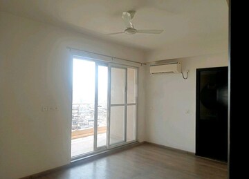 Room in 3 BHK Apartment at ABA Cleo County, Sector 121 – for Rent