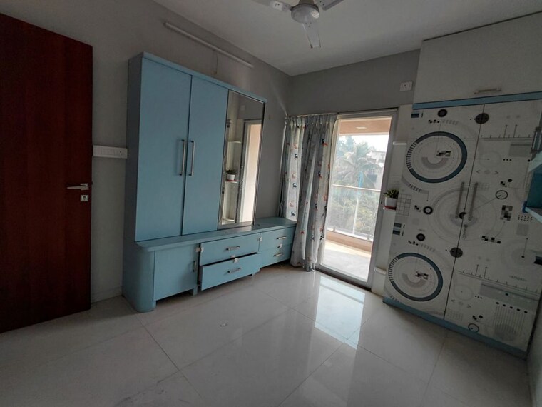 Room, sinhagad road 3 Bedroom 1500 Sq.Ft. Apartment In Sinhagad Road Pune 9857222