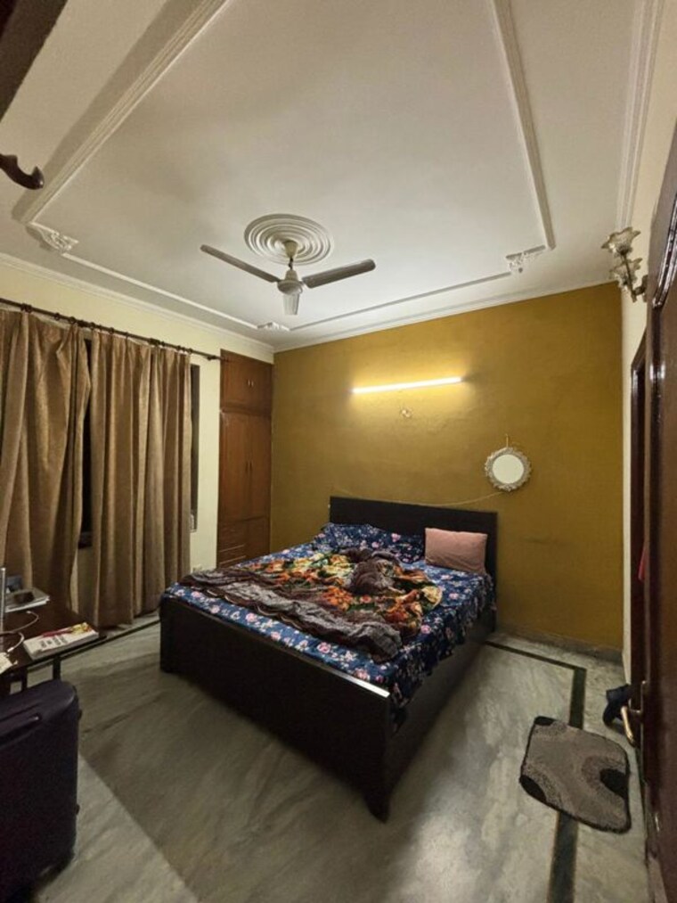 Bedroom, sector 15 3 Bedroom 2000 Sq.Ft. Builder Floor In Sector 15 Gurgaon 9857223