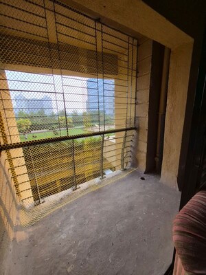 Room in 3 BHK Apartment at K Raheja Interface Heights, Malad West – for Rent