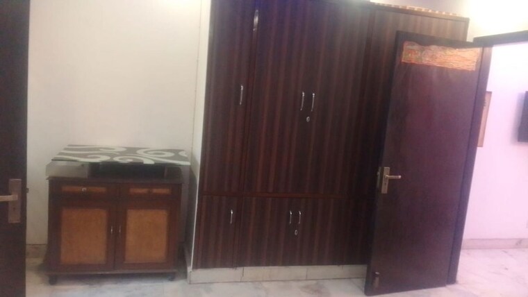 undefined, patel nagar 2 Bedroom 1000 Sq.Ft. Builder Floor In Patel Nagar Delhi 9857259
