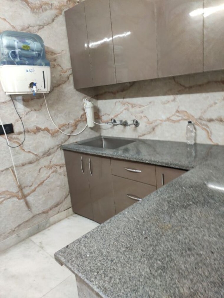 Bathroom, bali nagar 2 Bedroom 900 Sq.Ft. Builder Floor In Bali Nagar Delhi 9857275